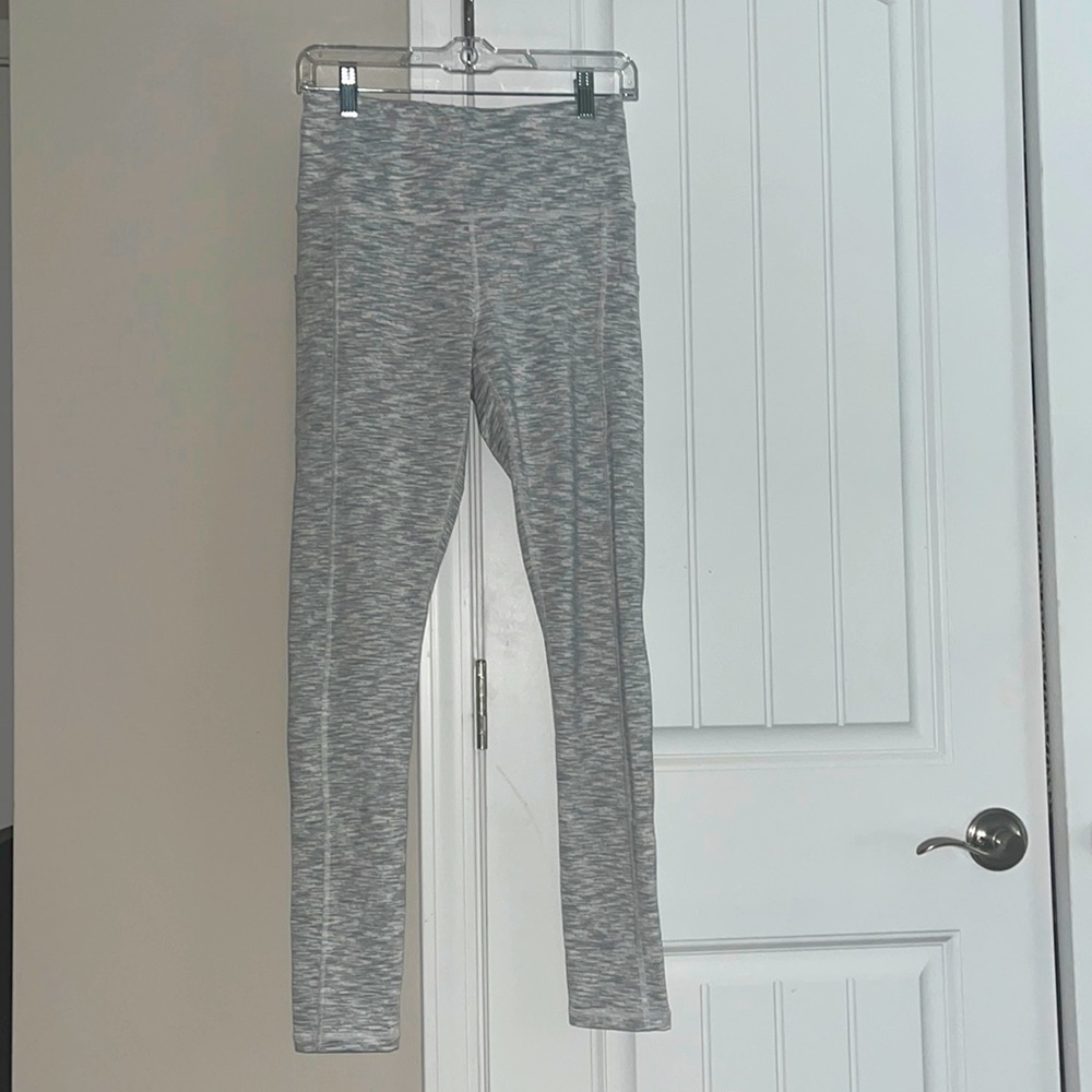 Women’s high waisted grey full length leggings with pockets